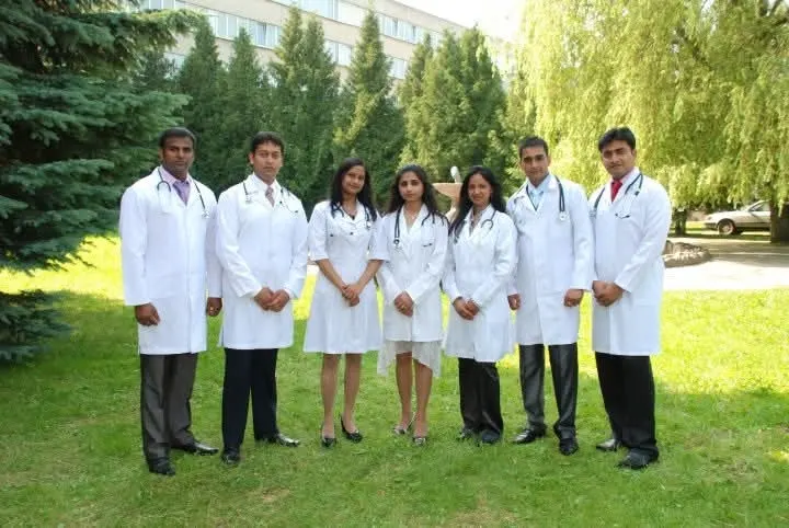 mbbs-doctors-team